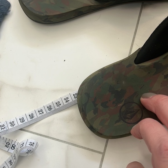 Volcom kids flip flops- sandals - Picture 8 of 8